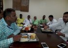आइये तेजस्वी, मिलकर भैंस चराएं