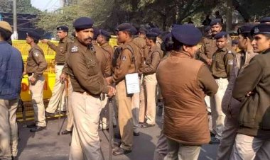 JNU हिंसा : बड़ी संख्या में सुरक्षाकर्मियों की तैनाती,कैंपस छोड़ रहे हैं धबराये छात्र, संभावित प्रदर्शन के मद्देनजर दिल्ली के कई इलाकों में रूट डायर्जन