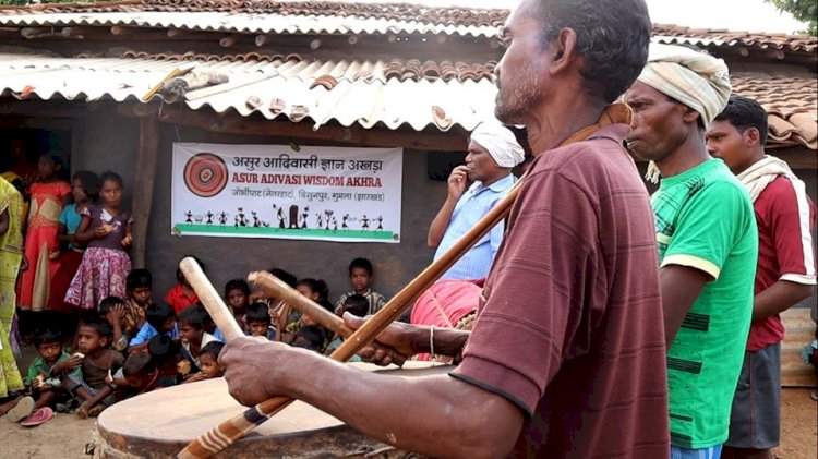असुर : जो लोहा खाते हैं और लोहे की तरह मजबूत हैं