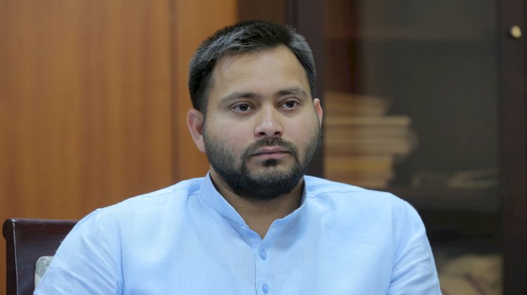 तेजस्वी का आया ट्वीट,गायब होने के आरोपों का दिया जवाब