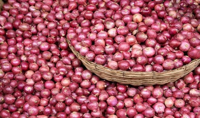 आखिर क्यों टमाटर हुए जा रहे हैं सेब और जनता को रुला रहे हैं प्याज?