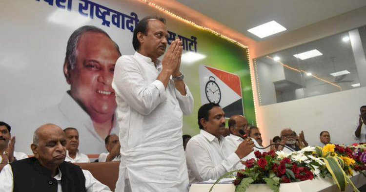 महाराष्ट्र : चाचा शरद पवार की ही राह चले अजित पवार, शरद पवार भी अपने राजनीतिक जीवन ऐसा कर चुके हैं दो बार!