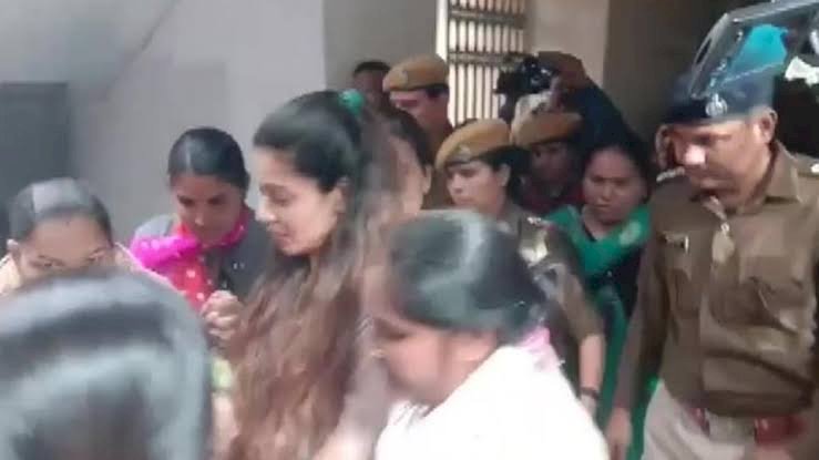 बॉलीवुड अभिनेत्री पायल रोहतगी को जेल,गांधी-नेहरू परिवार के खिलाफ सोशल मीडिया पर आपत्तिजनक सामग्री पोस्ट करने का है आरोप
