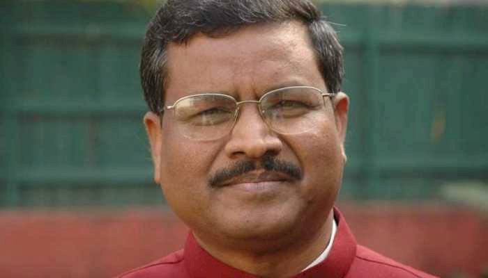 झारखंड : मुख्यमंत्री रघुवरदास और बीजेपी प्रदेश अध्यक्ष लक्ष्मण गिलुवा समेत पार्टी के कई अन्य उम्मीदवारों को मिली करारी हार, कांग्रेस, जेएमएम, जेवीएम और एजेएसयू अध्यक्ष ने दर्ज की जीत