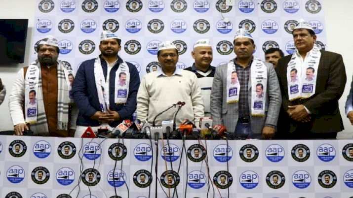 दिल्ली विधानसभा चुनाव से पहले कांग्रेस को लगा झटका,पूर्व सांसद महाबल मिश्रा के बेटे विनय मिश्रा ने थामा ‘आप’ का दामन